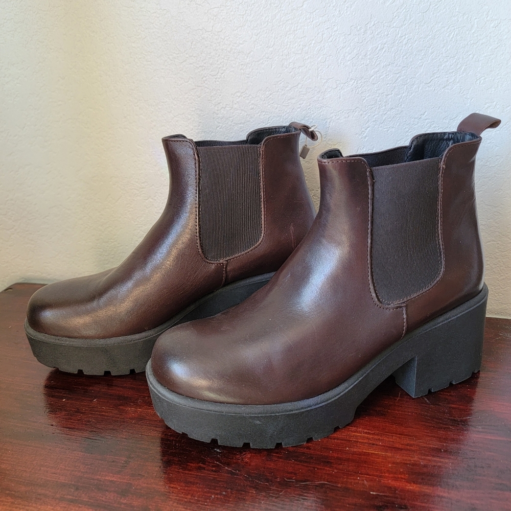 NEW UnLace Italian Leather Boots